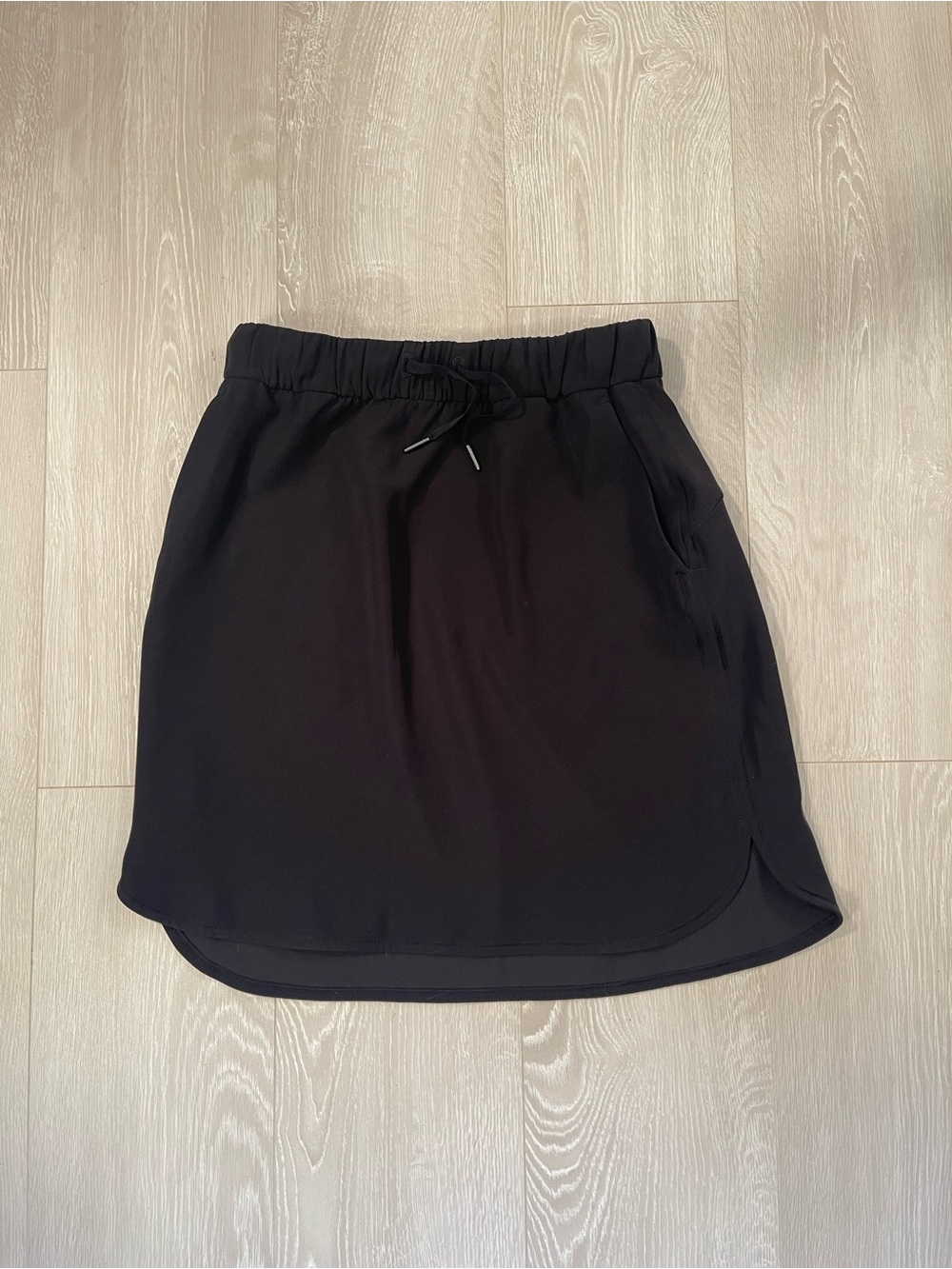 Lululemon On The Fly Skirt *Woven
Black size 8 - Picture 6 of 13